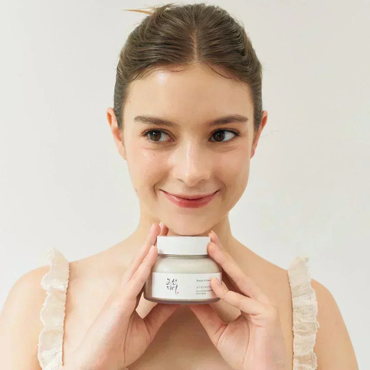 How is a typical Korean skincare routine structured?