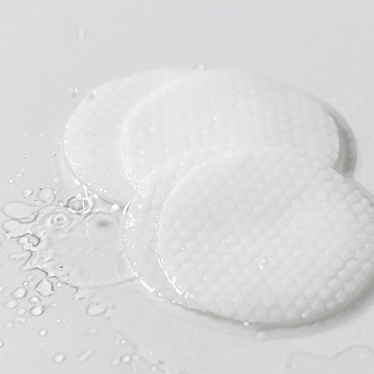 Celimax Ji Woo Gae Heartleaf BHA Peeling Pad – Korean exfoliating pad with heartleaf and salicylic acid for acne-prone and sensitive skin. Pads 3