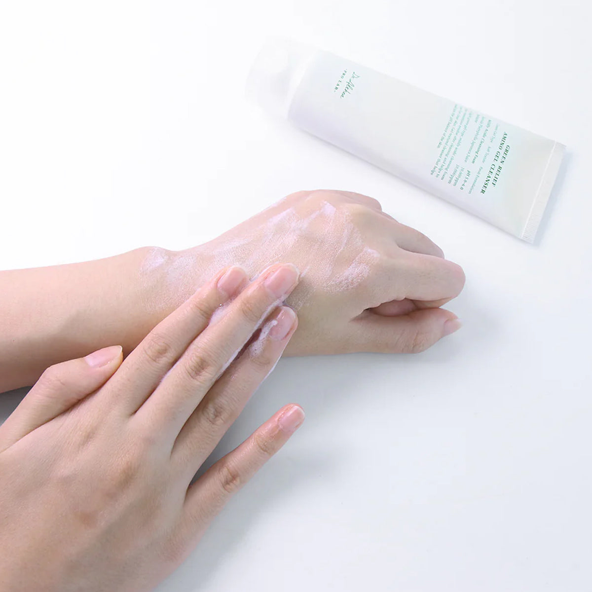 Dr. Althea Green Relief Amino Gel Cleanser – Korean skincare cleanser with amino acids, Centella, and Tea Tree for sensitive and acne-prone skin. Texture