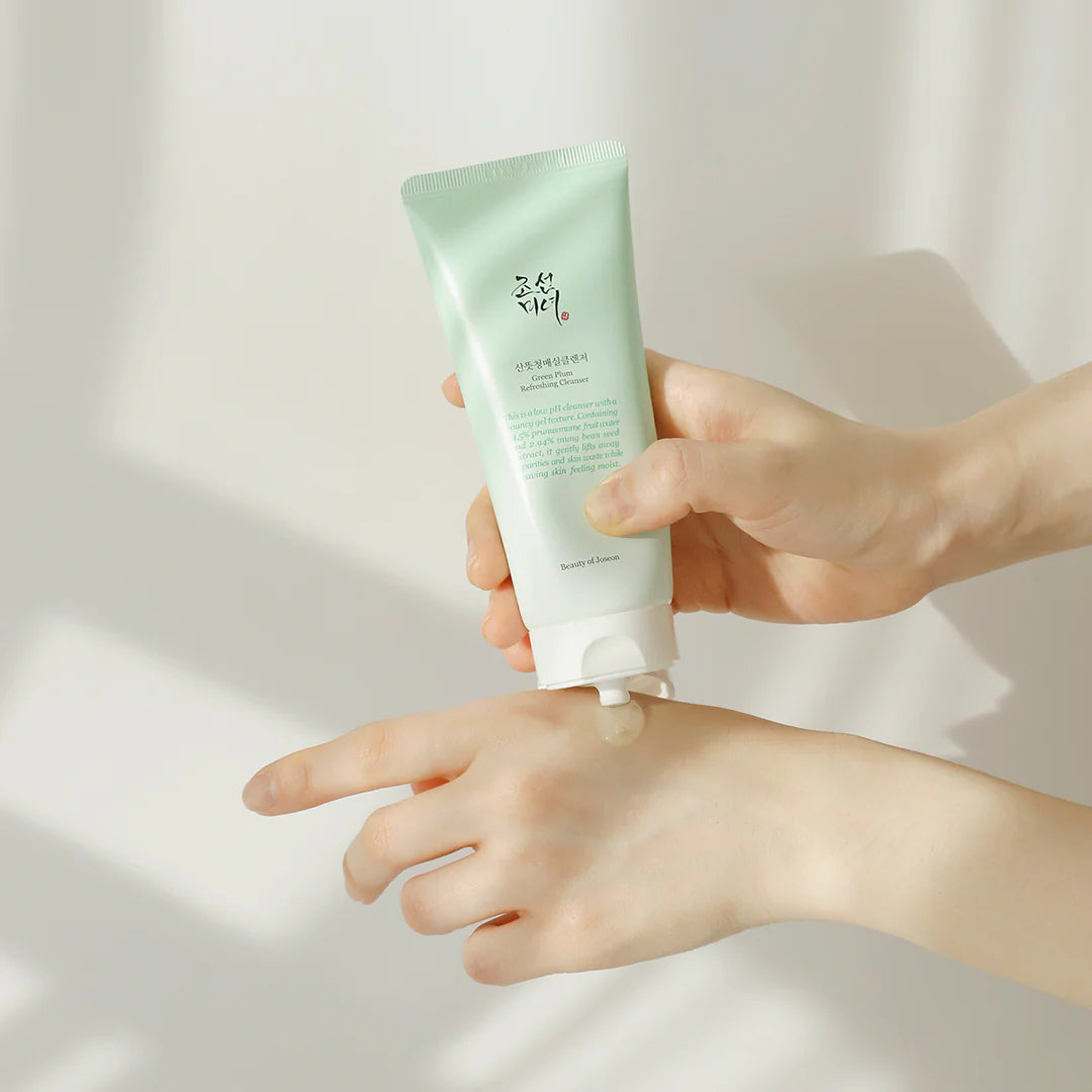 Green Plum Refreshing Cleanser (100ml)