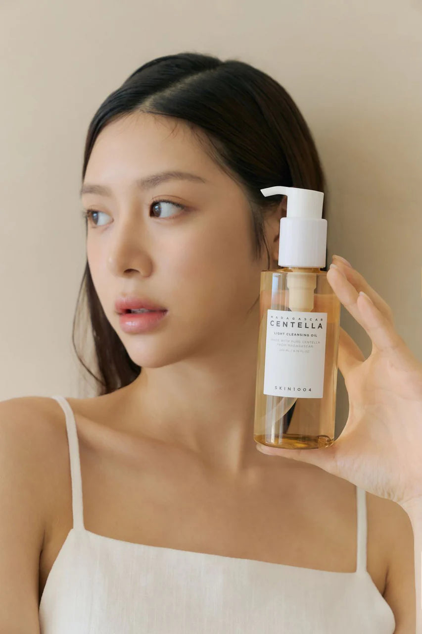 Madagascar Centella Light Cleansing Oil (200ml)
