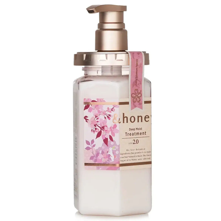 &Honey Deep Moist Cherry Blossom Honey Treatment 440mL - Ultra-hydrating conditioner for soft, shiny hair.