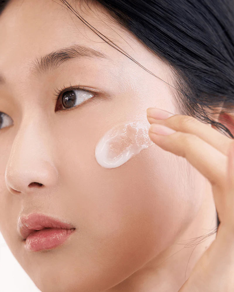 Dear KLAIRS Freshly Juiced Vitamin E Mask – hydrating Korean sleeping mask that brightens, soothes, and nourishes skin overnight with Vitamin E and Niacinamide. On skin