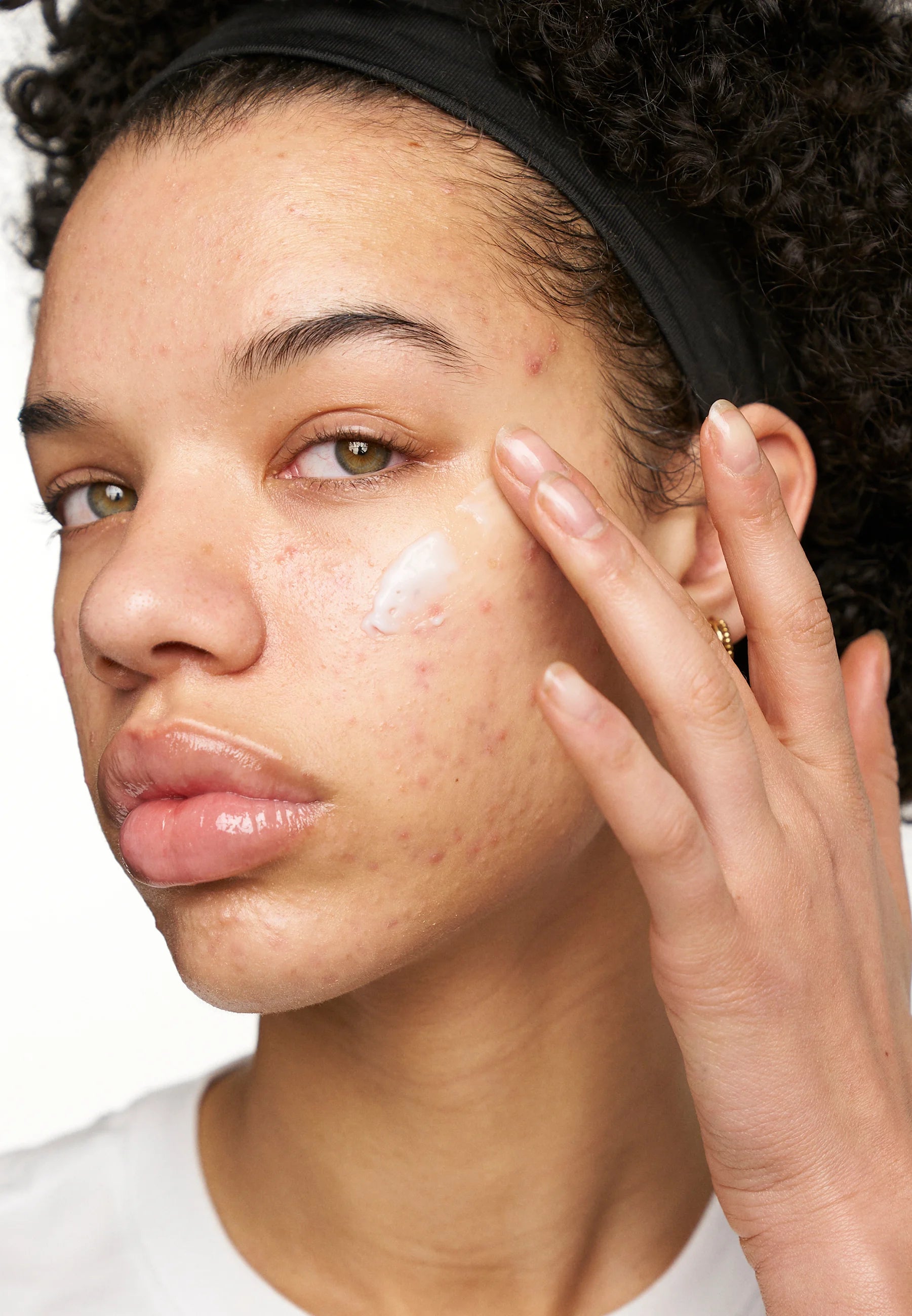 Dear KLAIRS Freshly Juiced Vitamin E Mask – hydrating Korean sleeping mask that brightens, soothes, and nourishes skin overnight with Vitamin E and Niacinamide. Application